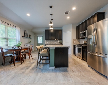 12702 City Garden Place - Photo Thumbnail 7