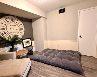 357 N Post Oak Lane - Photo Thumbnail 20