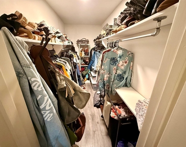 357 N Post Oak Lane - Photo Thumbnail 15