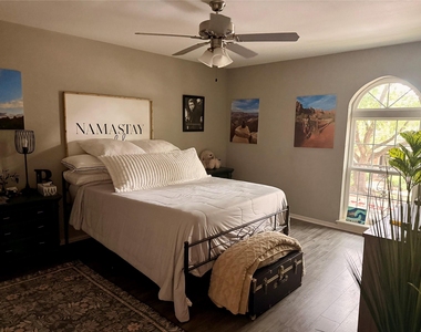 357 N Post Oak Lane - Photo Thumbnail 12