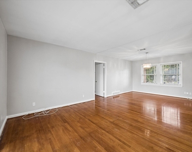 2327 Swift Boulevard - Photo Thumbnail 9