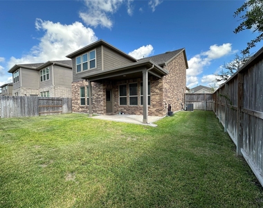 1052 Laguna Cove Drive - Photo Thumbnail 17