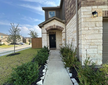 1052 Laguna Cove Drive - Photo Thumbnail 2