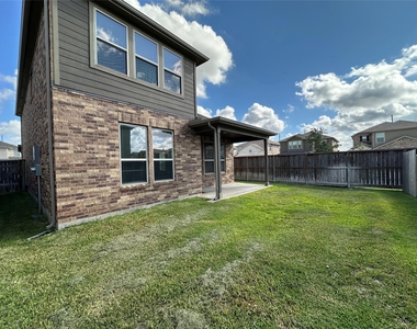 1052 Laguna Cove Drive - Photo Thumbnail 16