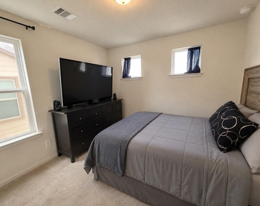 5434 Rose Trellis Street - Photo Thumbnail 18