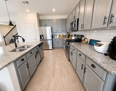 5434 Rose Trellis Street - Photo Thumbnail 7