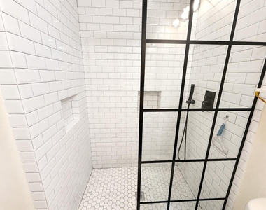 5434 Rose Trellis Street - Photo Thumbnail 9