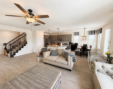 5434 Rose Trellis Street - Photo Thumbnail 3