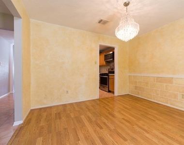 16031 Windom Drive - Photo Thumbnail 3