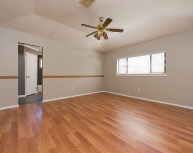16031 Windom Drive - Photo Thumbnail 11