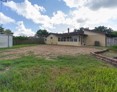 16031 Windom Drive - Photo Thumbnail 17