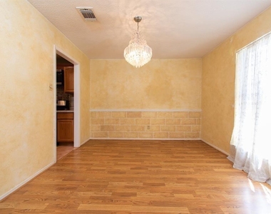 16031 Windom Drive - Photo Thumbnail 2