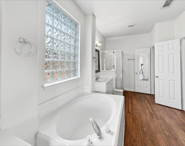 4702 Sebastopol Drive - Photo Thumbnail 12