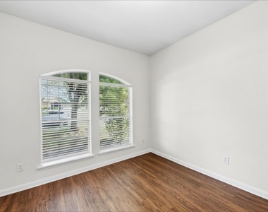 4702 Sebastopol Drive - Photo Thumbnail 16