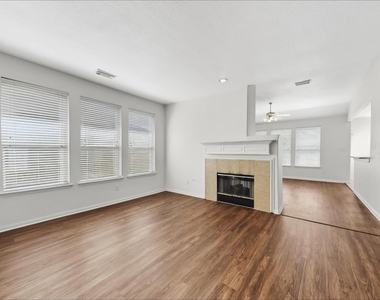 4702 Sebastopol Drive - Photo Thumbnail 6