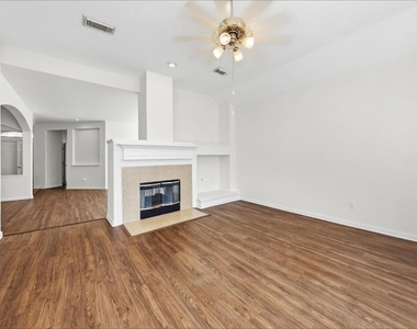 4702 Sebastopol Drive - Photo Thumbnail 7