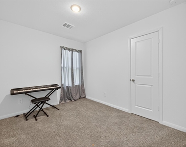 16854 N Marie Village Drive - Photo Thumbnail 3