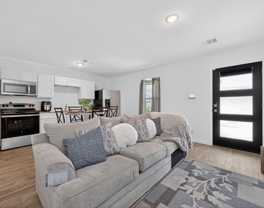 16854 N Marie Village Drive - Photo Thumbnail 1