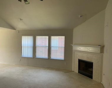 9306 Comanche Peak Lane - Photo Thumbnail 4