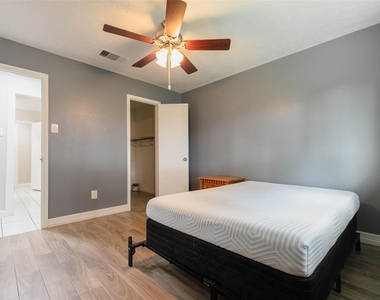 20103 Fort Stanton Drive - Photo Thumbnail 8