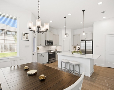 21122 Medina River Drive - Photo Thumbnail 13