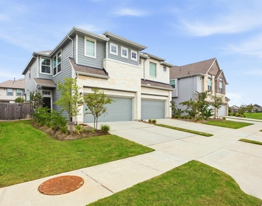 21122 Medina River Drive - Photo Thumbnail 41