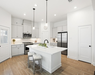 21122 Medina River Drive - Photo Thumbnail 7