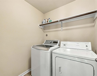 7402 Fox Cove Trail - Photo Thumbnail 15