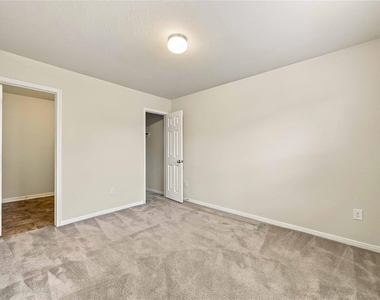 7402 Fox Cove Trail - Photo Thumbnail 10