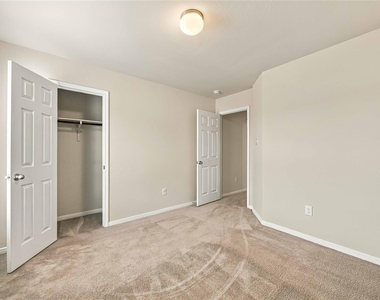 7402 Fox Cove Trail - Photo Thumbnail 17