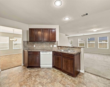 7402 Fox Cove Trail - Photo Thumbnail 5