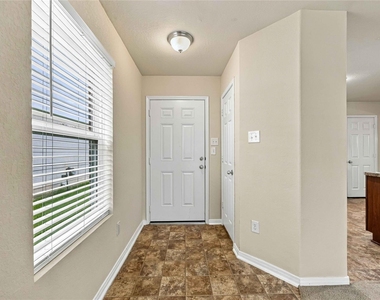 7402 Fox Cove Trail - Photo Thumbnail 2
