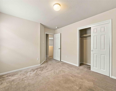 7402 Fox Cove Trail - Photo Thumbnail 16