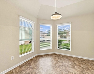 7402 Fox Cove Trail - Photo Thumbnail 7