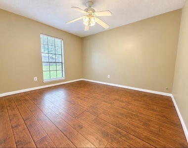 9943 Bayou Woods Drive - Photo Thumbnail 7