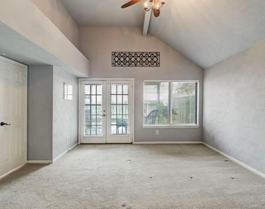 12715 Avenida Vaquero Street - Photo Thumbnail 11