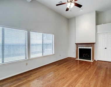 12715 Avenida Vaquero Street - Photo Thumbnail 7