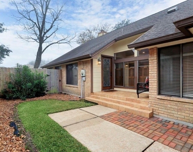 12715 Avenida Vaquero Street - Photo Thumbnail 3