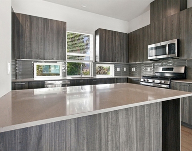 2126 Dennis Street - Photo Thumbnail 5