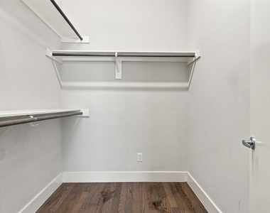 2126 Dennis Street - Photo Thumbnail 10