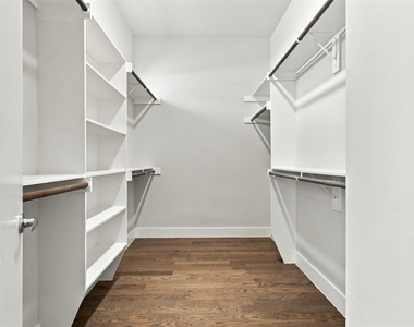 2126 Dennis Street - Photo Thumbnail 11