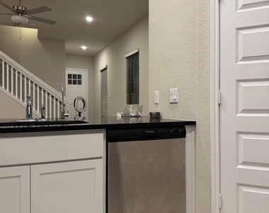 4026 San Andres Lane - Photo Thumbnail 12