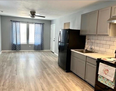 7320 Capitol Street - Photo Thumbnail 2