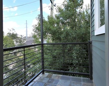 637 Rutland Street - Photo Thumbnail 12