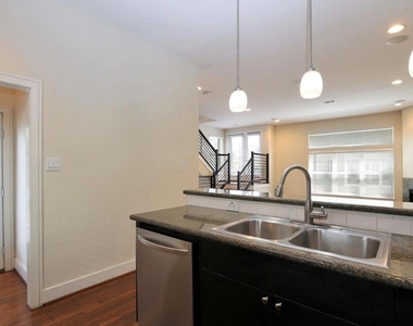 637 Rutland Street - Photo Thumbnail 4