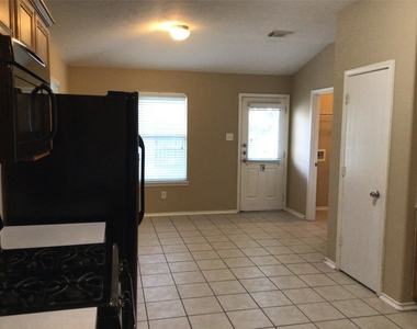 6634 Stonecross Creek Lane - Photo Thumbnail 2
