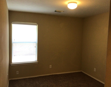6634 Stonecross Creek Lane - Photo Thumbnail 11