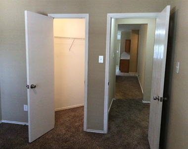6634 Stonecross Creek Lane - Photo Thumbnail 9