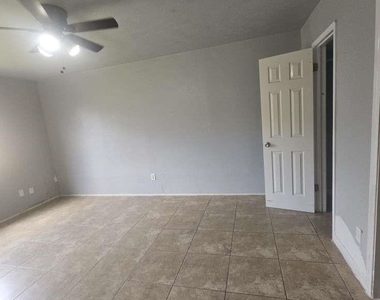 14131 Callahan Drive - Photo Thumbnail 10