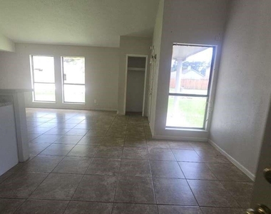 14131 Callahan Drive - Photo Thumbnail 5